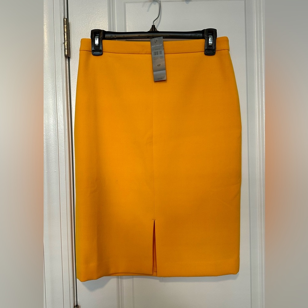 NWT Ann Taylor Vibrant Yellow Pencil Skirt